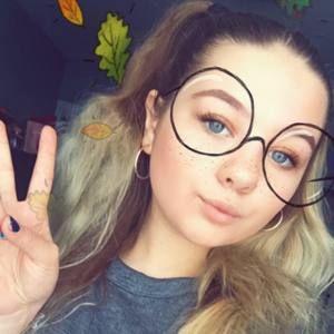 Meet your Posher, Alexis